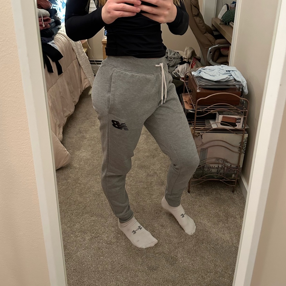 gray new balance joggers